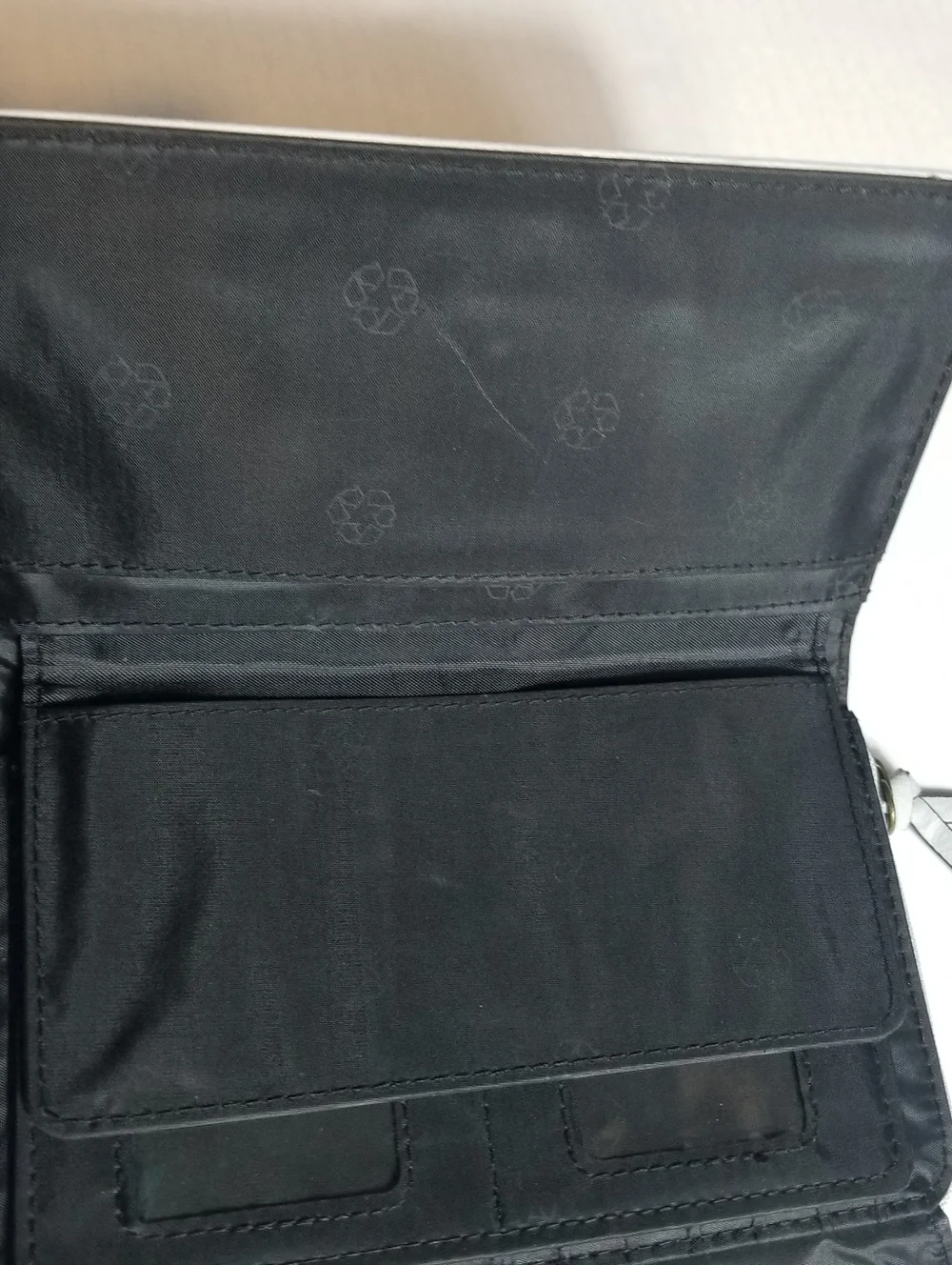 GRAY MULTI COMPARTMENT WALLET